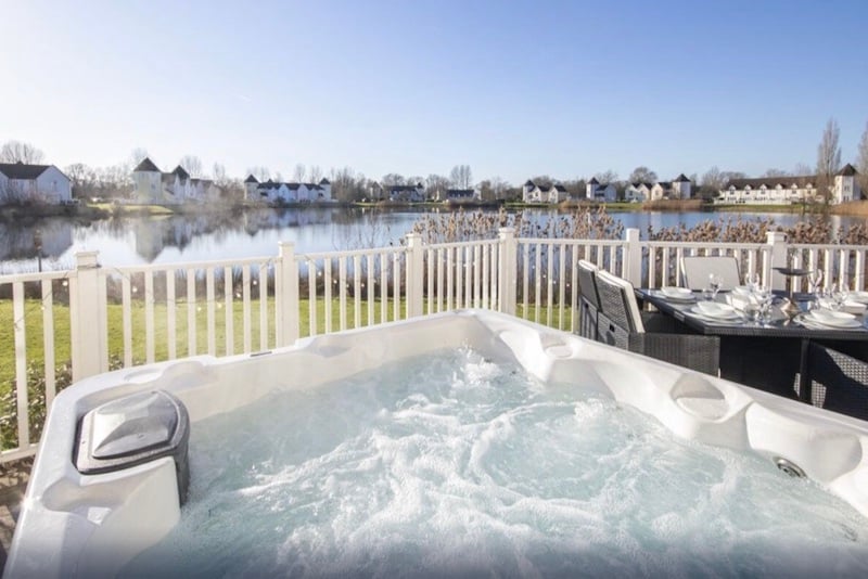 Cotswold lodges with hot tubs